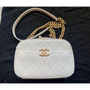 Chanel Caviar Chic Affinity Camera Bag Authentic in Excellent Condition